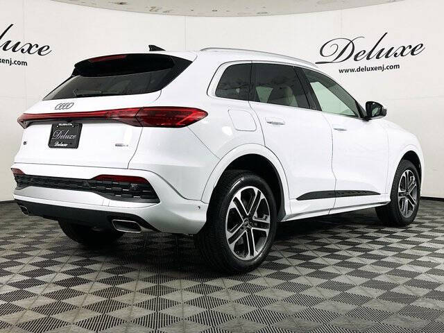 2025 Audi Q5 quattro Premium TFSI