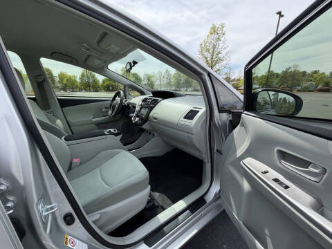 2013 Toyota Prius v Five