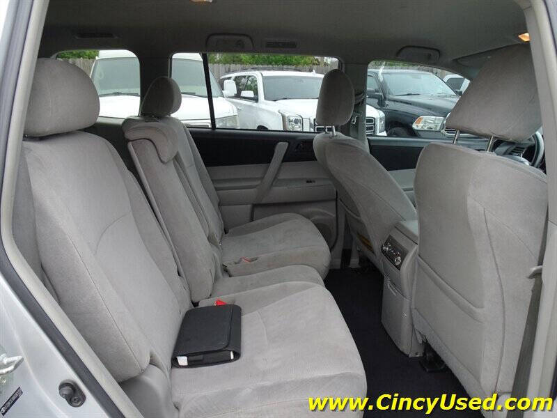 2011 Toyota Highlander SE