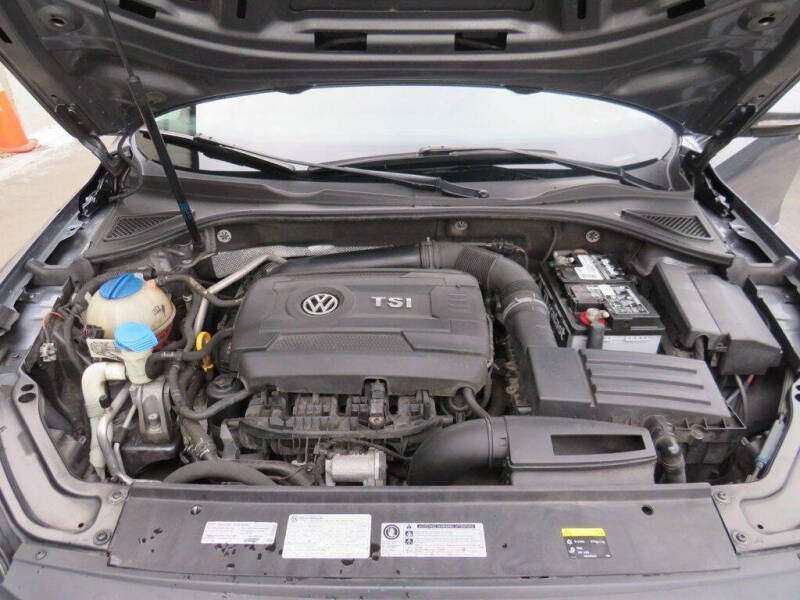 2017 Volkswagen Passat 1.8T SEL Premium