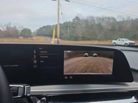 2024 Cadillac LYRIQ Luxury 1