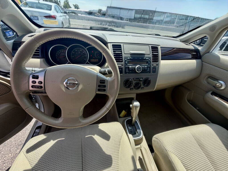 2012 Nissan Versa 1.8 SL