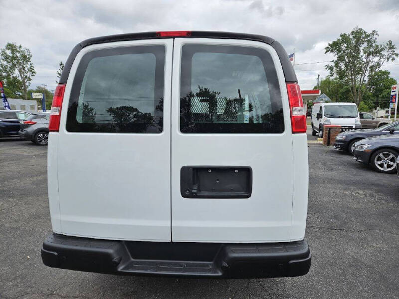 2021 Chevrolet Express 2500