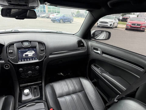 2017 Chrysler 300 S