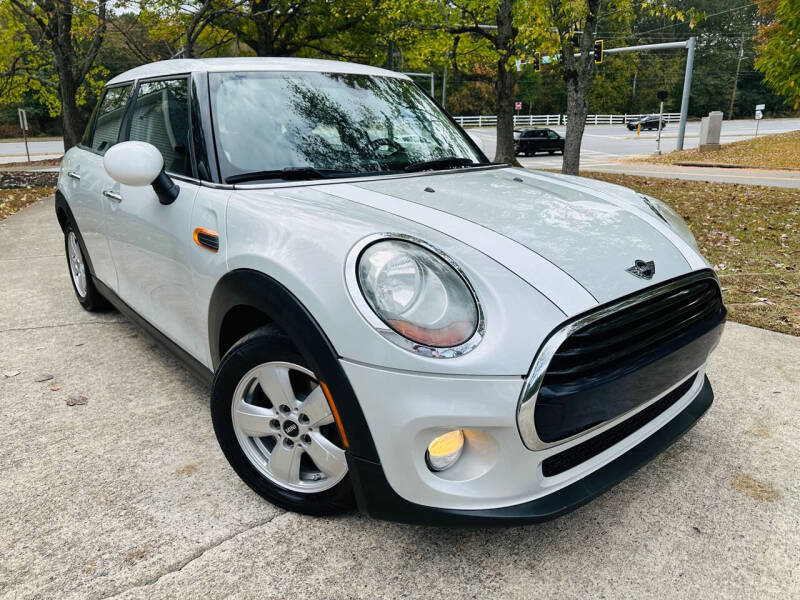 2017 MINI Cooper Base photo 2