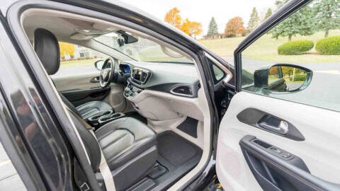 2020 Chrysler Pacifica Touring L