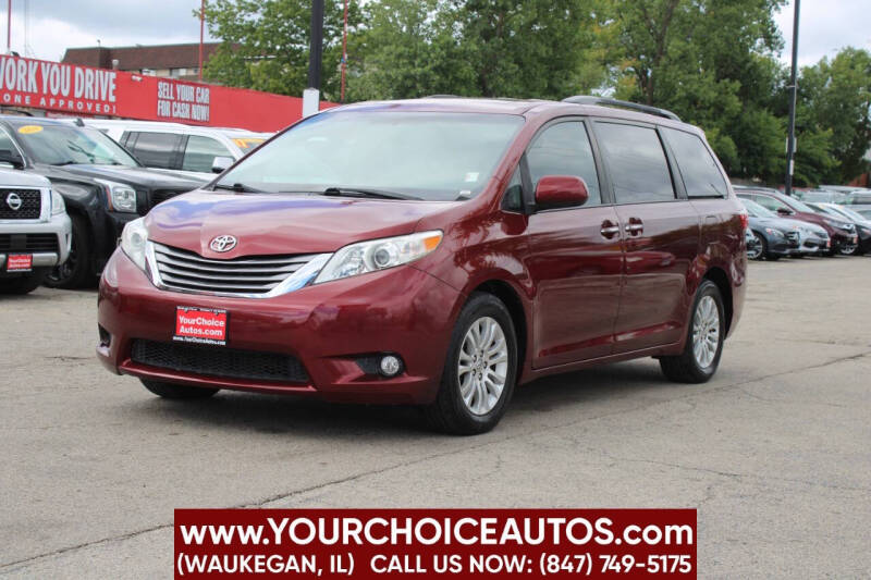 2017 Toyota Sienna XLE Premium 8-Passenger