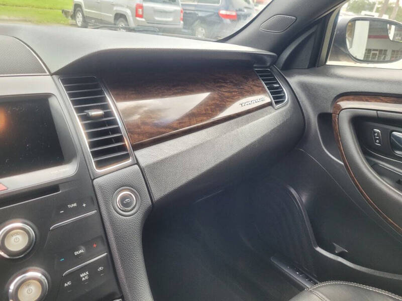 2016 Ford Taurus Limited