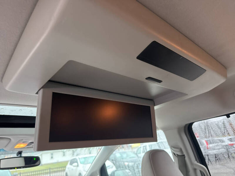 2012 Toyota Sienna XLE 7-Passenger Auto Access Seat