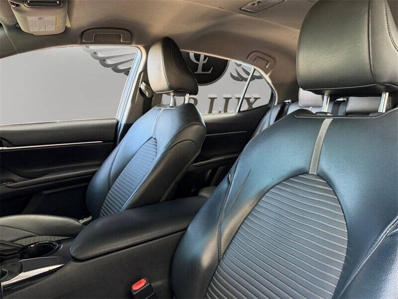 2019 Toyota Camry SE