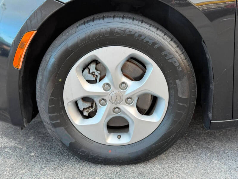 2017 Chrysler Pacifica Touring-L Plus