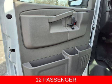 2025 Chevrolet Express LT 3500
