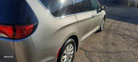 2017 Chrysler Pacifica Touring-L