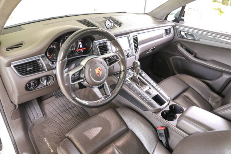 2015 Porsche Macan Turbo