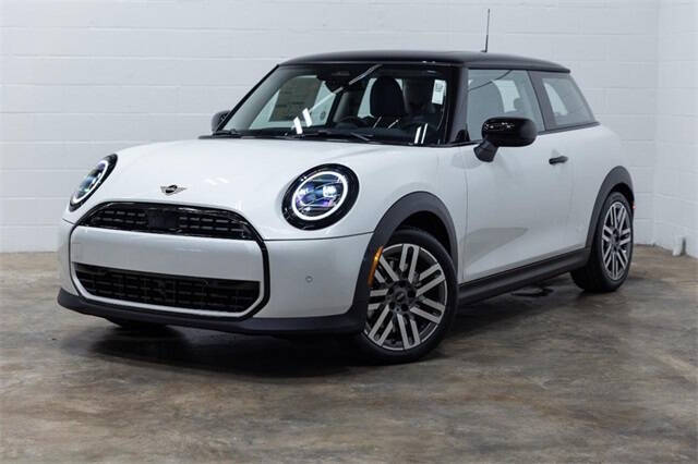 2025 MINI Hardtop 2 Door Cooper Signature Trim