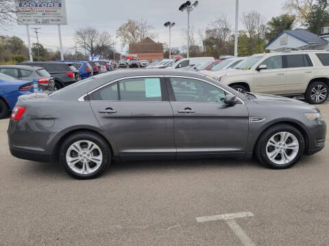 2017 Ford Taurus SEL