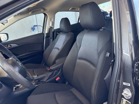 2016 Mazda MAZDA3 i Sport