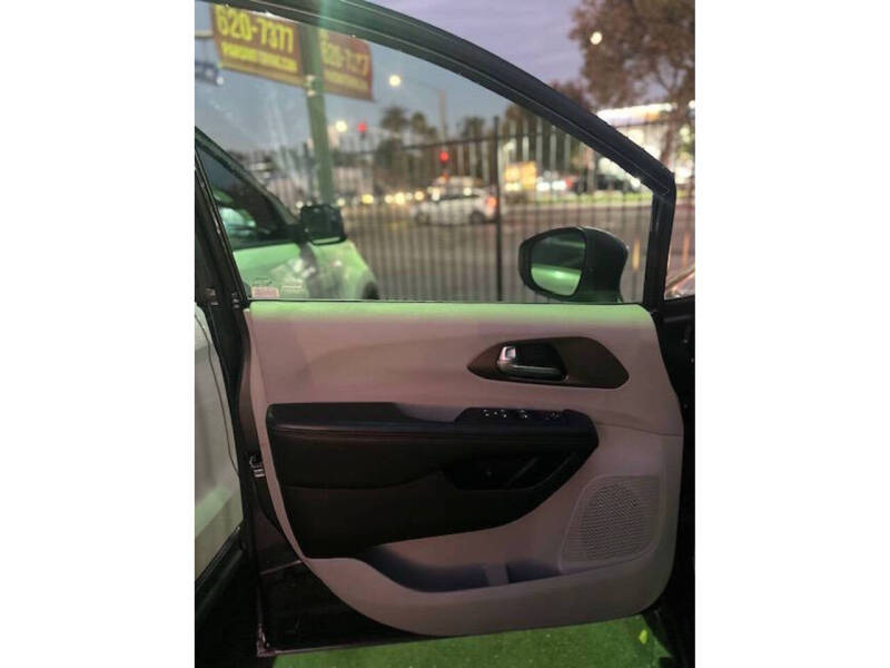 2017 Chrysler Pacifica Touring