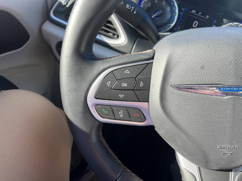 2017 Chrysler Pacifica Touring-L