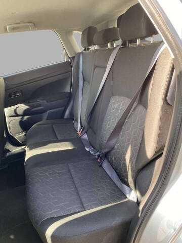 2023 Mitsubishi Outlander Sport ES