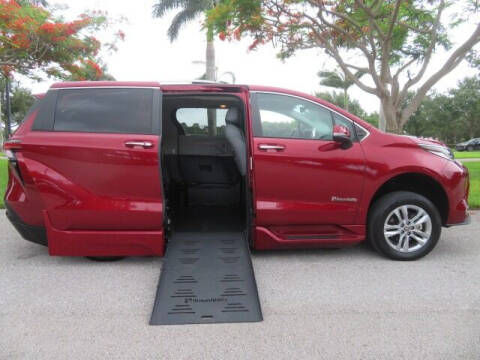 2022 Toyota Sienna Limited 7-Passenger