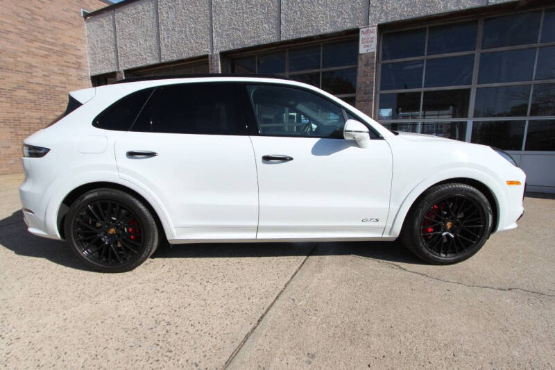 2021 Porsche Cayenne GTS photo 9