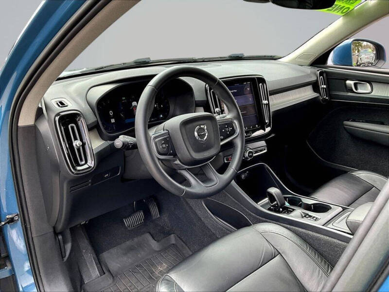 2023 Volvo XC40 B5 Core