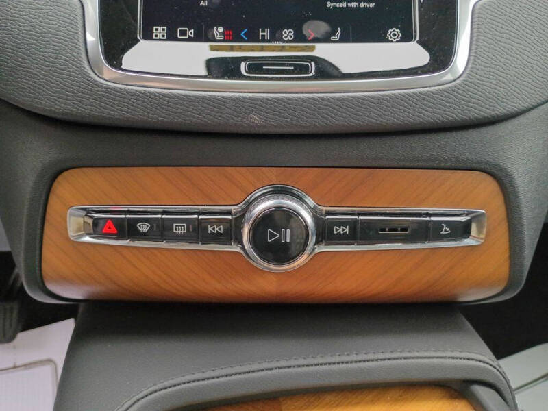 2025 Volvo XC90 B6 Plus Bright Theme 7P