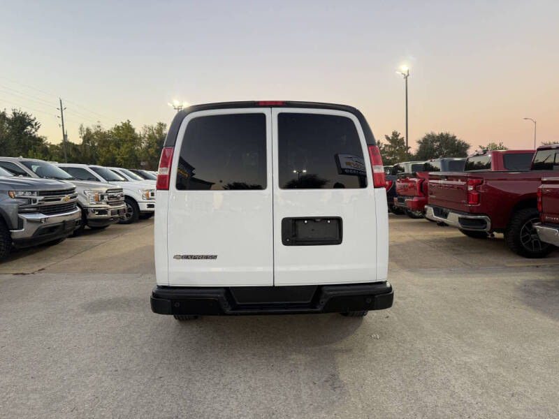2023 Chevrolet Express LS 3500