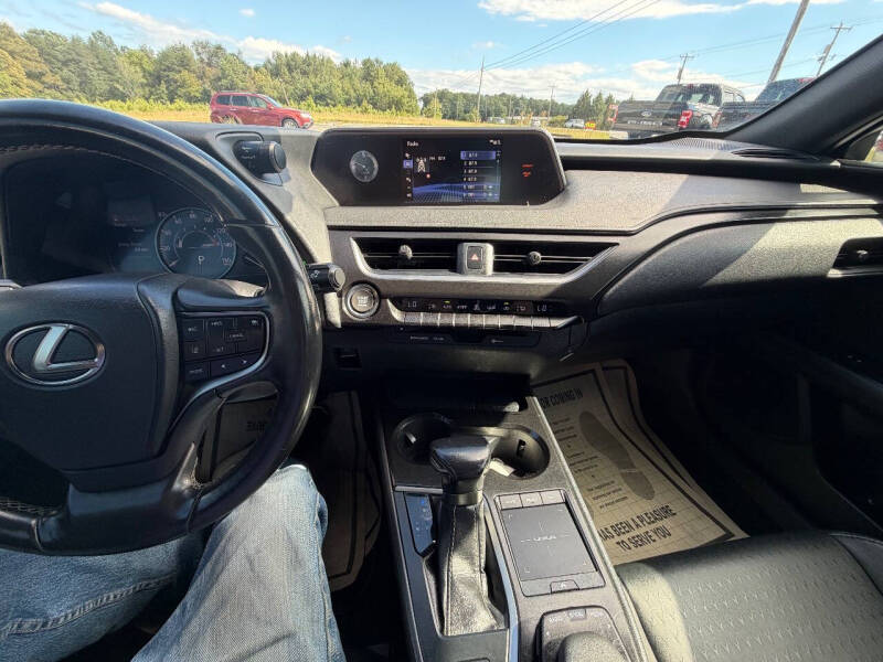 2019 Lexus UX 200 Luxury