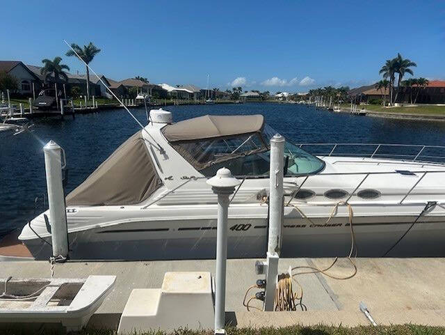 1999 Sea Ray Express cruiser 400