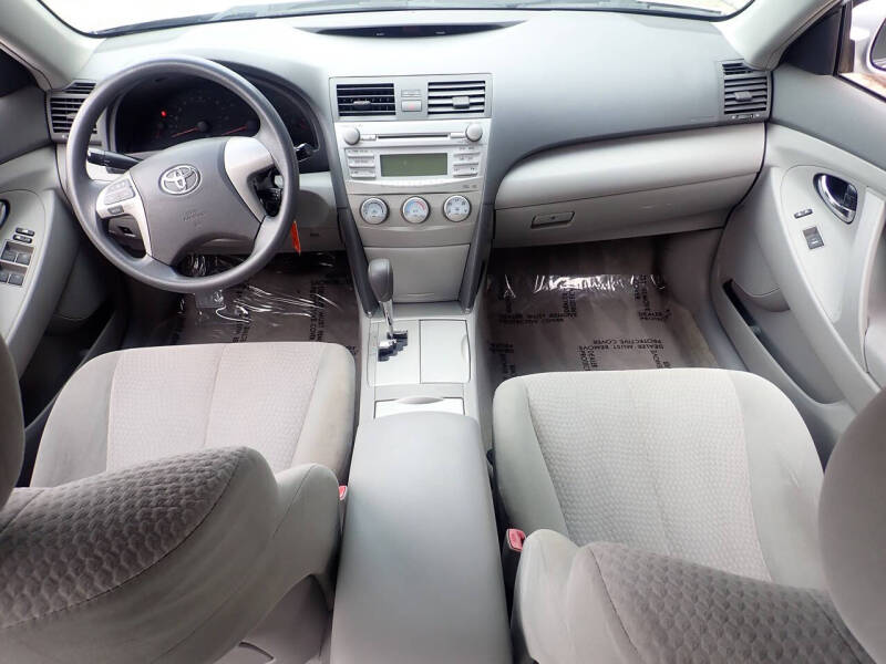 2010 Toyota Camry LE