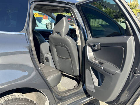 2016 Volvo XC60 T5 Drive-E Premier