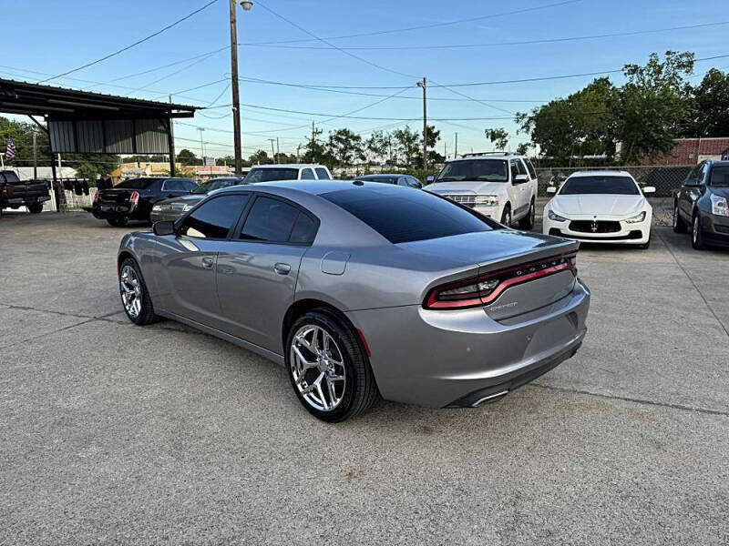 2016 Dodge Charger SE