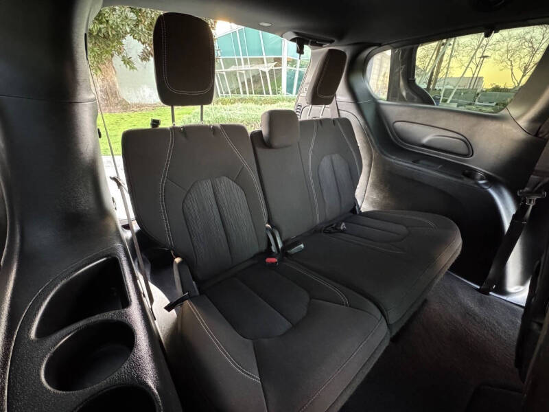 2022 Chrysler Pacifica Touring