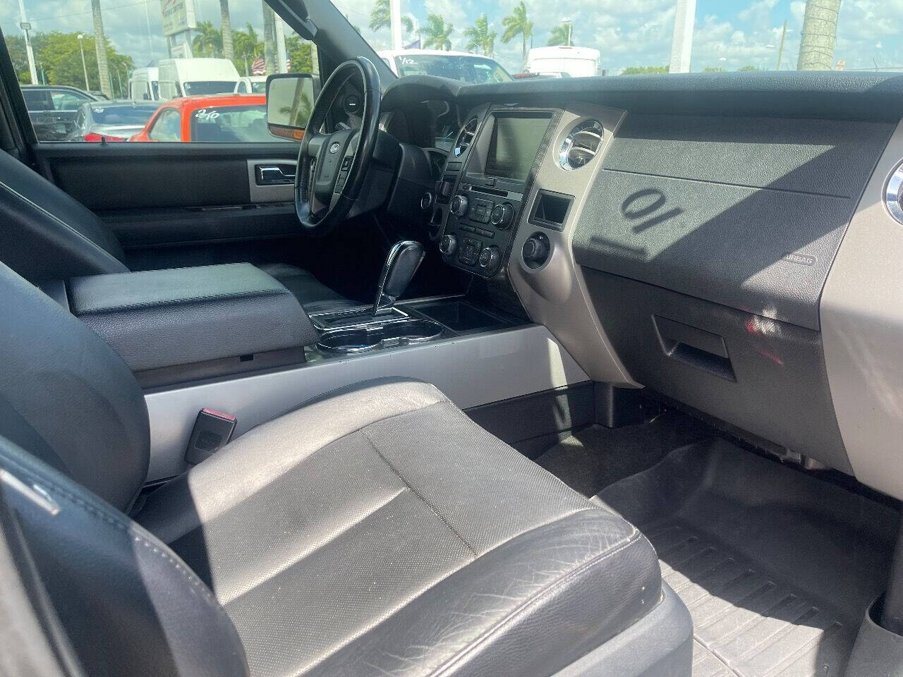 2015 Ford Expedition SUV / Crossover - $15,900