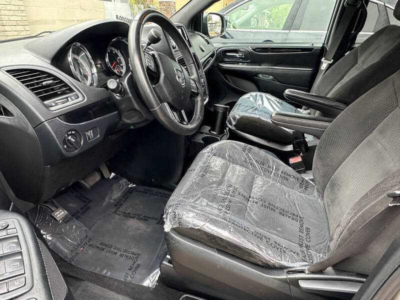 2017 Dodge Grand Caravan SE Plus