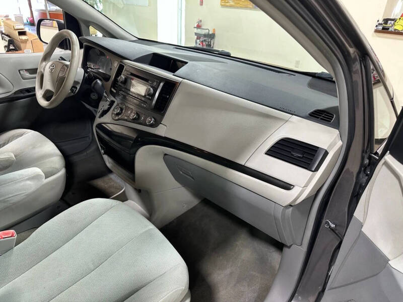 2012 Toyota Sienna