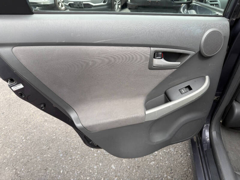 2014 Toyota Prius Two