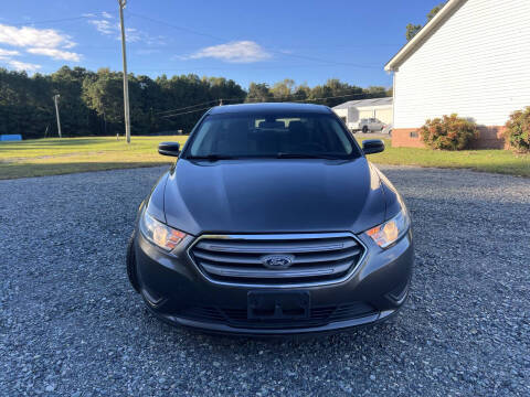 2017 Ford Taurus SE