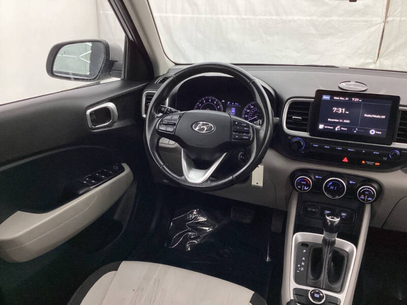 2020 Hyundai Venue SEL