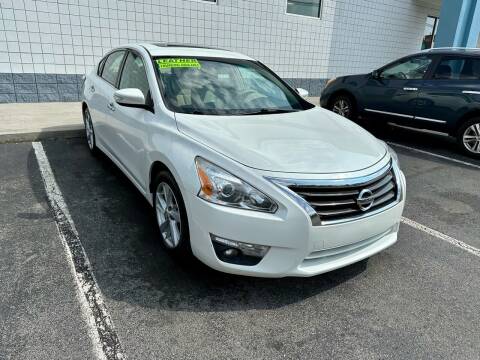 2013 Nissan Altima for sale at Mayflower Motor Company in Rome GA