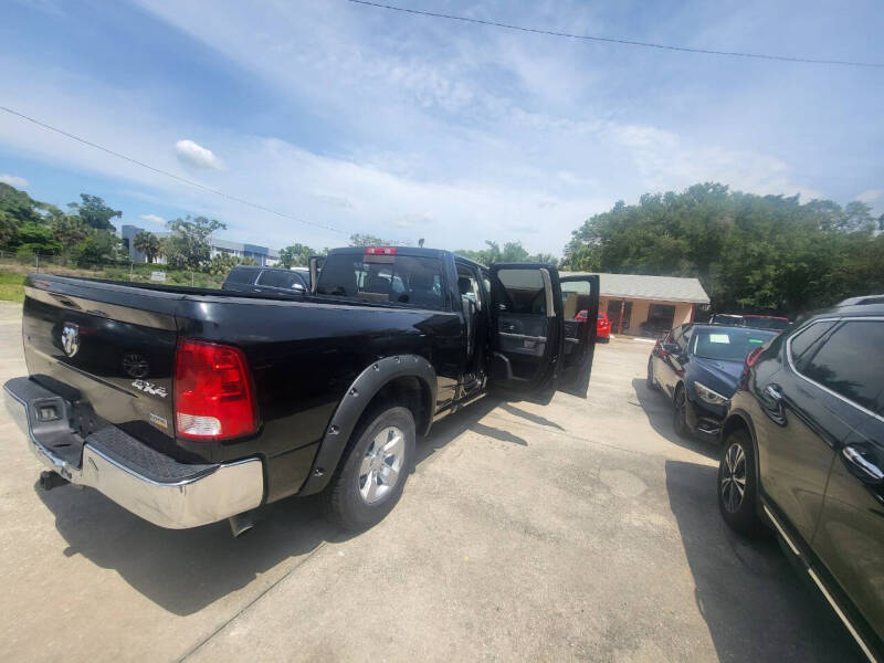 2017 RAM 1500 SLT