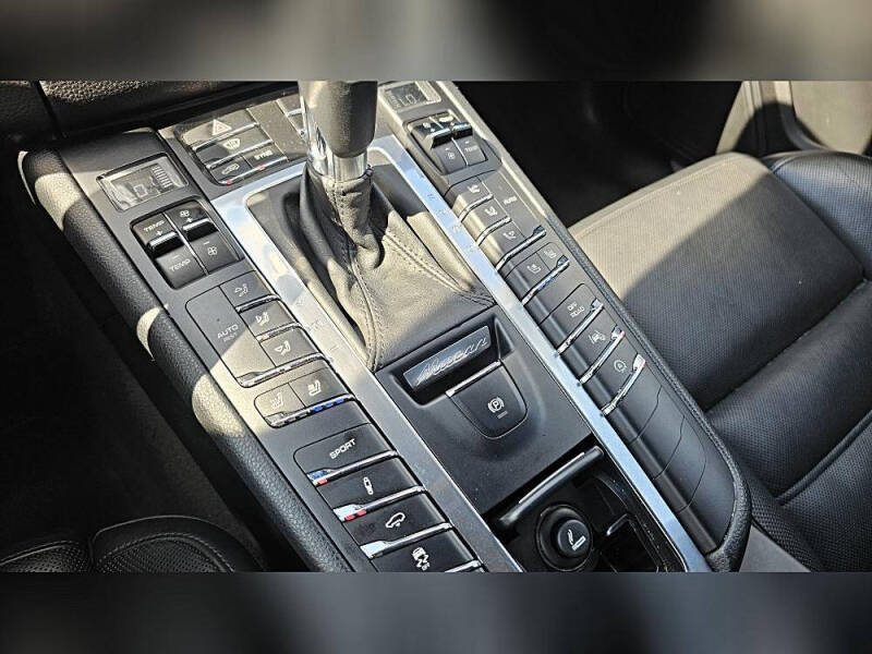 2016 Porsche Macan Turbo