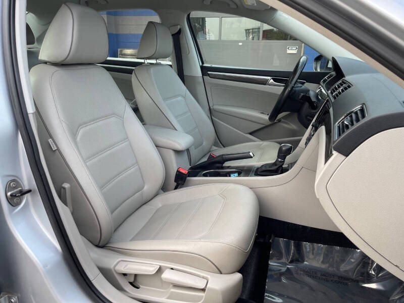 2016 Volkswagen Passat 1.8T SE