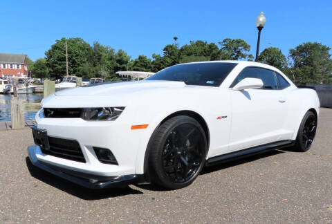 2015 Chevrolet Camaro for sale at Autotrend Specialty Cars in Lindenhurst NY