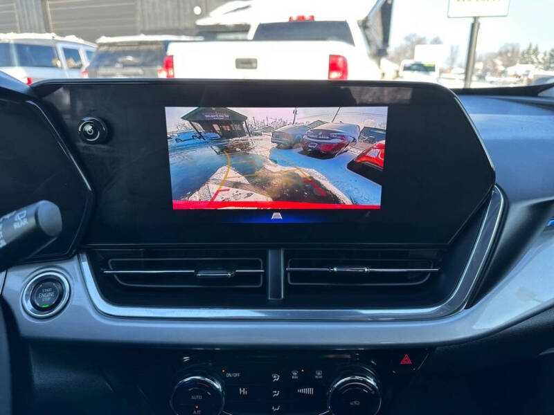 2025 Chevrolet Trax LT