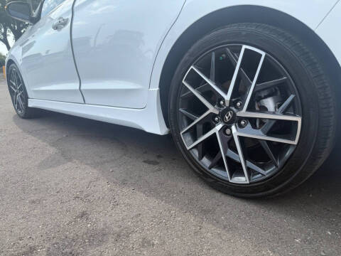 2020 Hyundai Elantra Sport