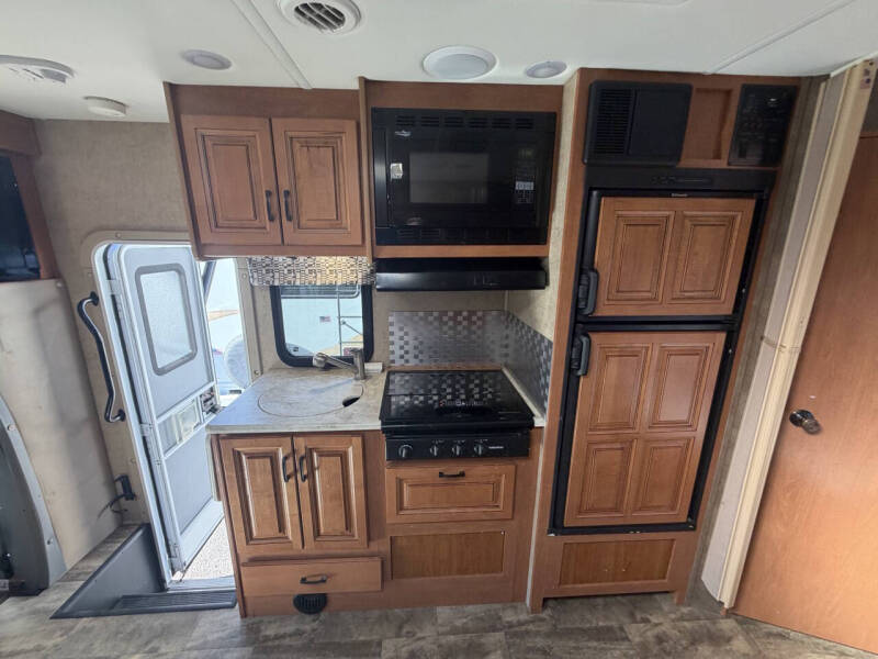 2017 Forest River Sunseeker MBS