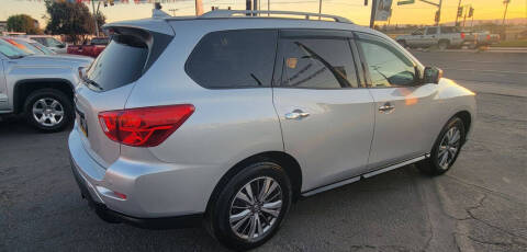 2019 Nissan Pathfinder SL